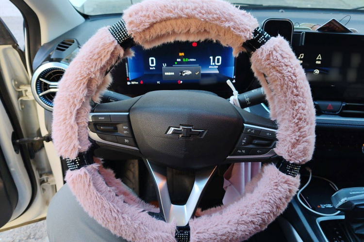 雪佛兰 科鲁泽 2023款 1.3T 轻混自动尊享版中控内饰13