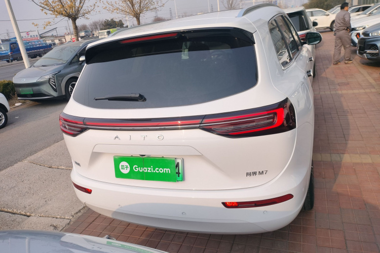 鸿蒙智行 问界M7 2022款 1.5T 四驱旗舰版车身外观6