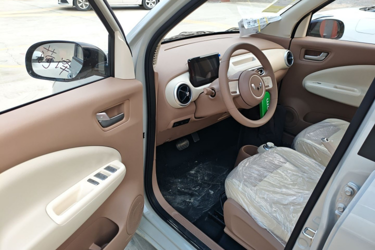 五菱汽车 宏光MINIEV 2025款 四门版 进阶款中控内饰7003