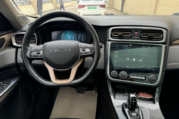 领克01 2017款 2.0T 两驱型Pro版中控内饰7005