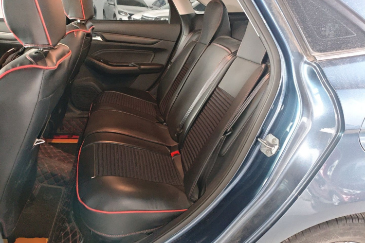 福特 福睿斯 2021款 1.5L 自动钻石版中控内饰21