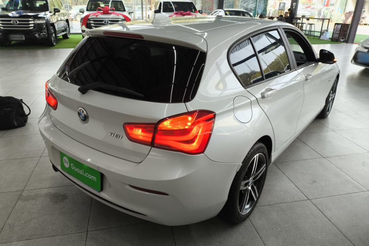 宝马1系(进口) 2018款 118i 运动设计套装车身外观6005