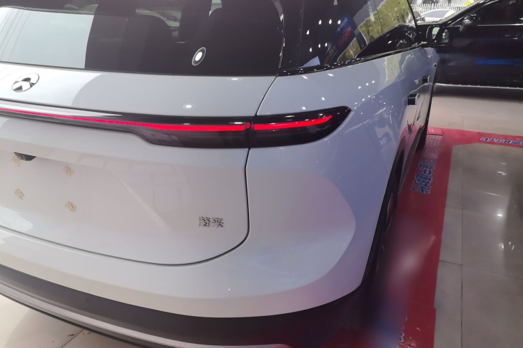 蔚来ES6 2024款 75kWh车身外观9