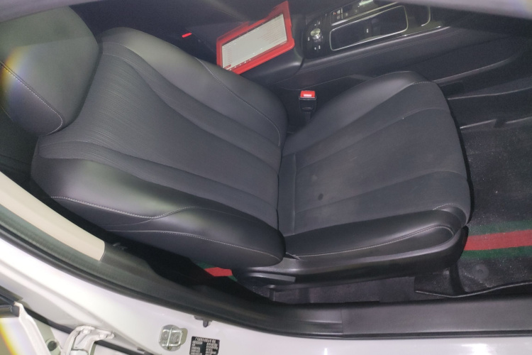 广汽传祺 传祺GA6 2019款 270T 自动精英版局部细节41