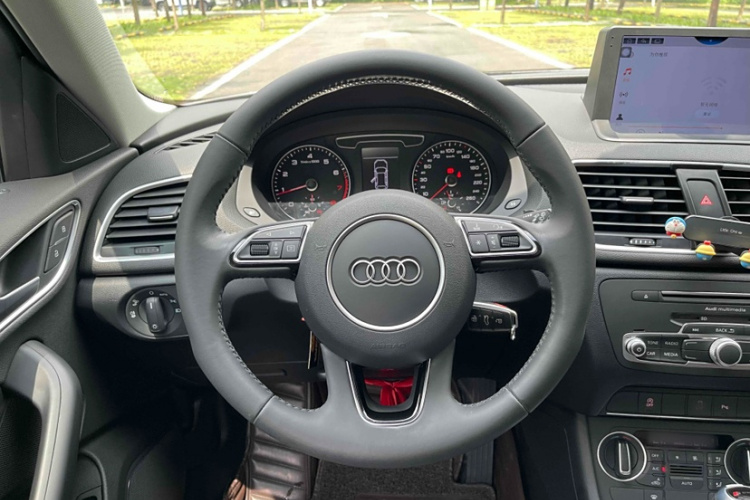 奥迪Q3 2018款 35 TFSI 时尚型典藏版中控内饰7003