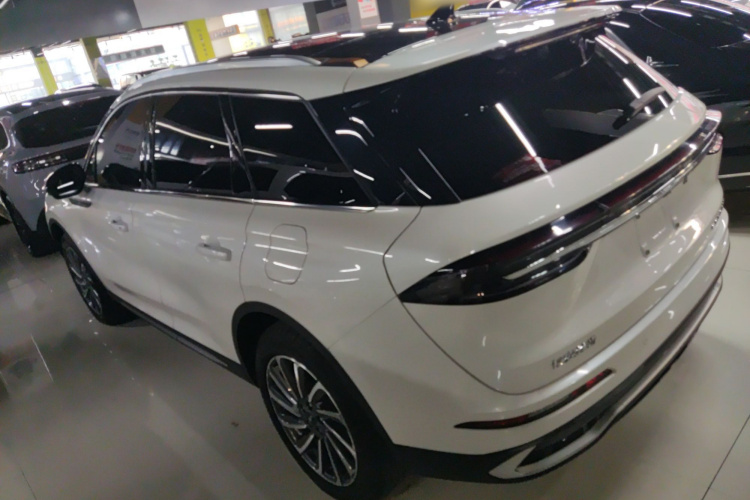 林肯 冒险家 2023款 2.0T 两驱尊雅版车身外观4