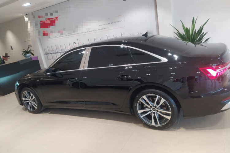 奥迪A6L 2023款 40 TFSI 豪华动感型车身外观6003