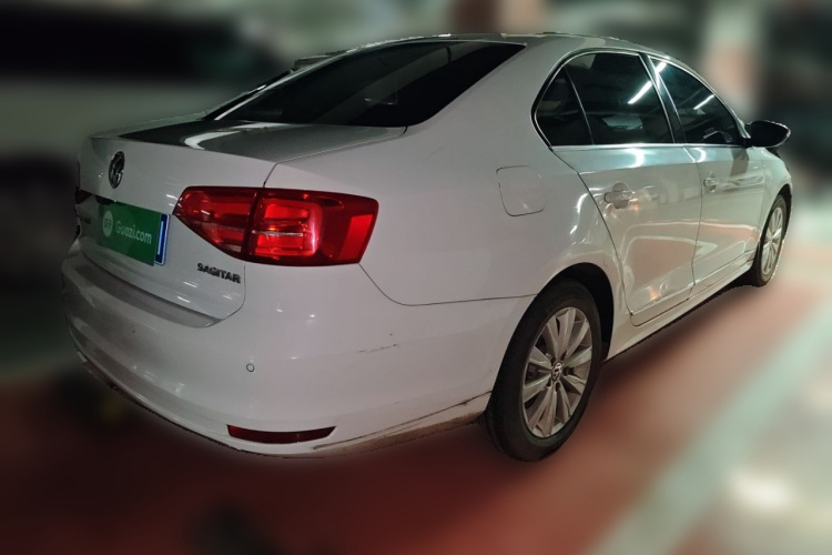 大众 速腾 2015款 1.6L 自动舒适型车身外观7