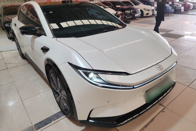 丰田bZ5 2025款 550 PRO智行版车身外观3