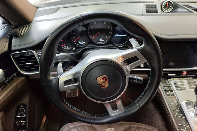 保时捷 2016款 Panamera 4 Edition 3.0T中控内饰13