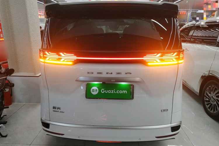 腾势D9 2022款 DM-i 970 四驱尊荣型车身外观6