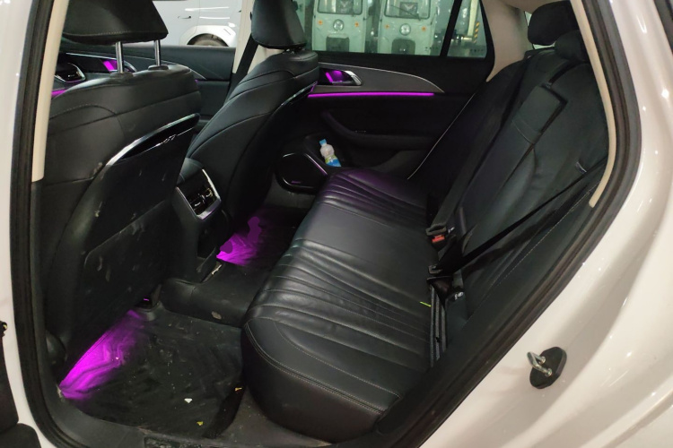 红旗H5 2023款 2.0T 自动智联旗畅版中控内饰21