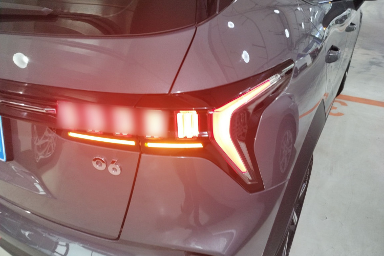 领克06 2023款 Remix 1.5T 劲Pro车身外观9