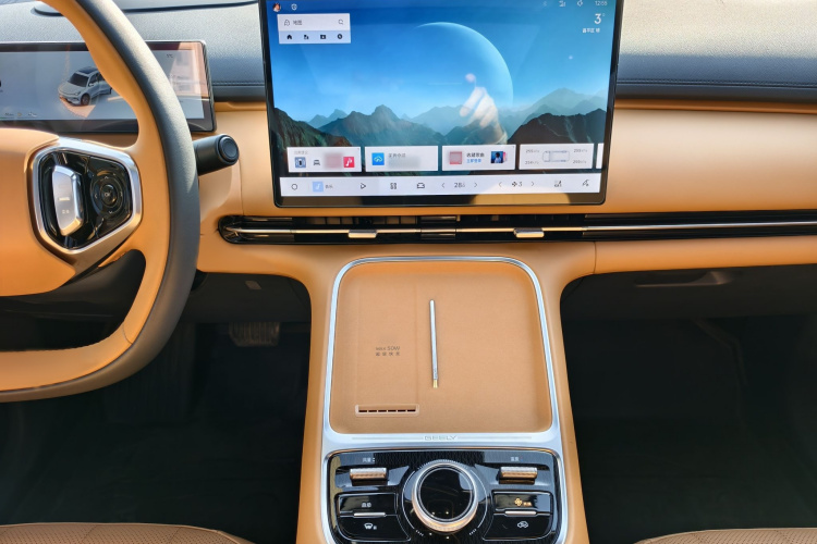 吉利银河 银河星舰7 EM-i 2025款 120km 探索+版中控内饰7009