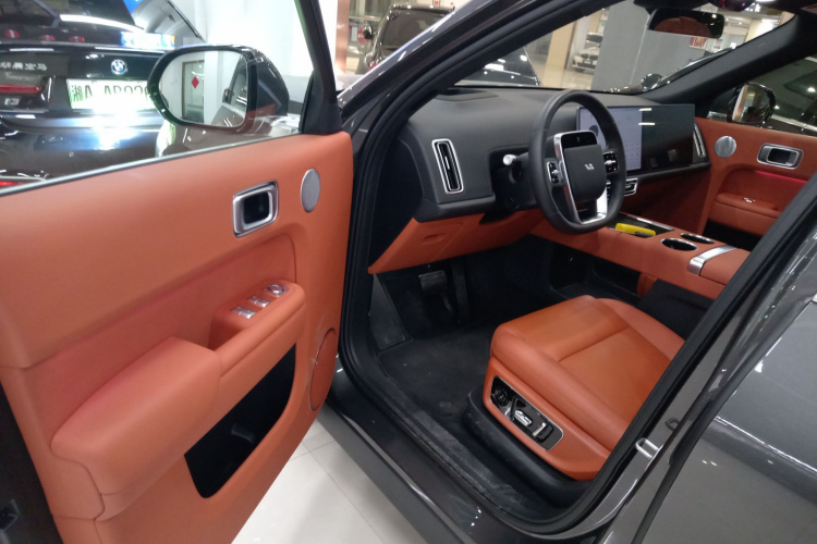 理想汽车 理想L8 2024款 Max中控内饰7003