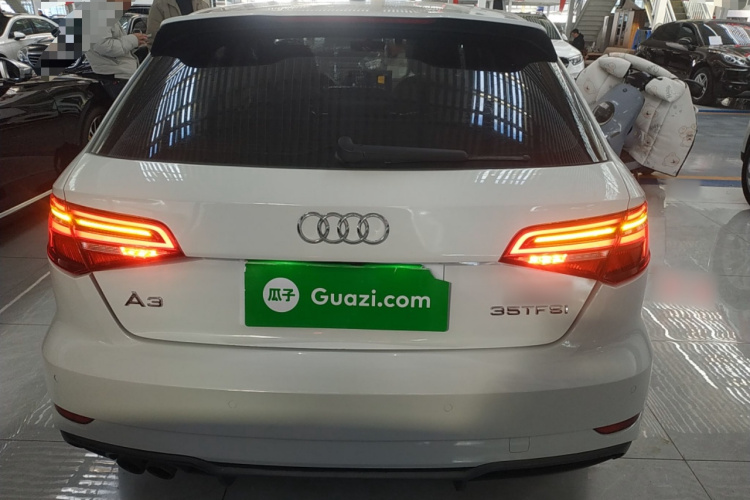 奥迪A3 2018款 30周年年型 Sportback 35 TFSI 时尚型车身外观6