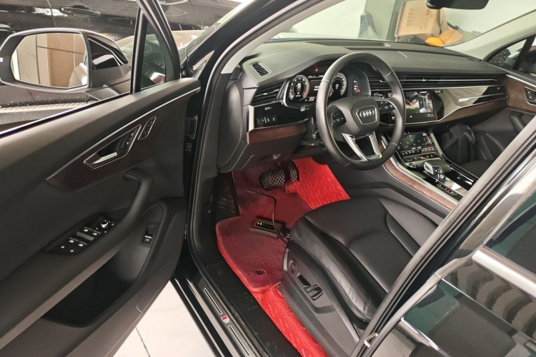 奥迪Q7 2022款 45 TFSI quattro S line运动型中控内饰7003
