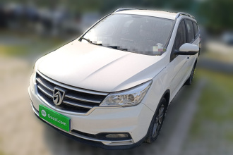 宝骏730 2019款 1.5L 手动时尚型 7座 国VI