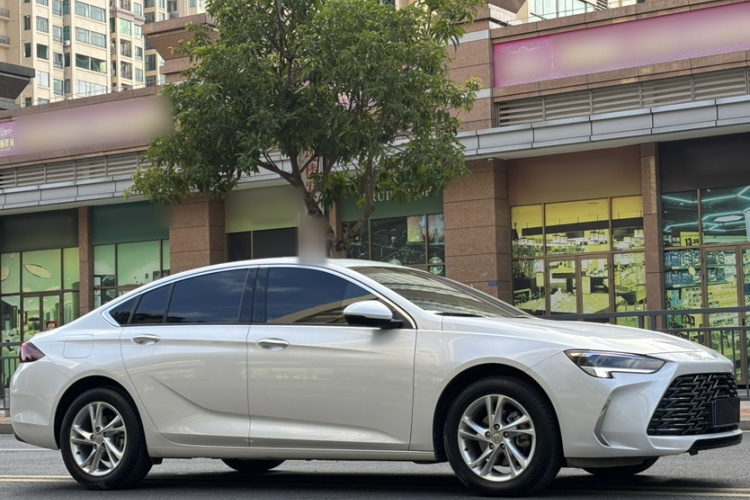 别克 君威 2024款 25T 超享版车身外观6005