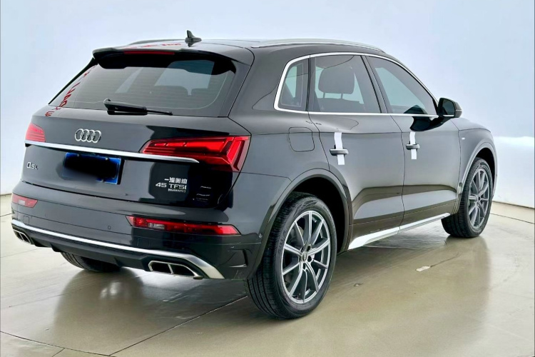奥迪Q5L 2022款 改款 45T 豪华动感型车身外观6011