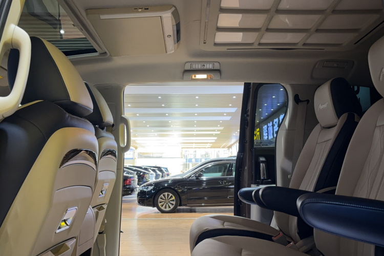 别克GL8 2020款 陆上公务舱 652T 豪华型中控内饰7004