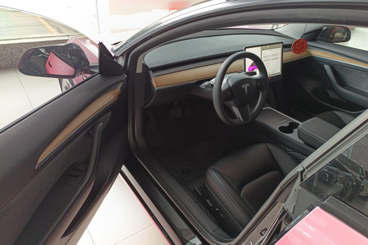 特斯拉 Model 3 2022款 后轮驱动版中控内饰20