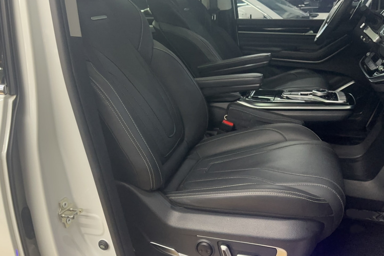 上汽大通MAXUS 大通G20 2021款 PLUS 2.0T 汽油自动尊雅版局部细节41