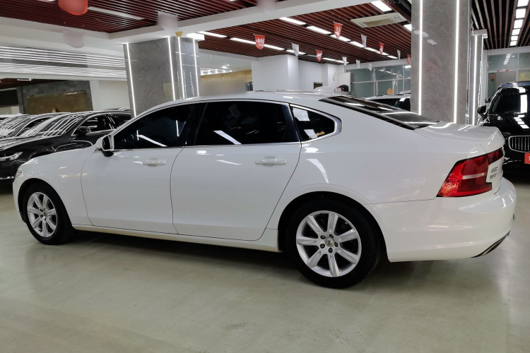 沃尔沃S90 2017款 T4 智逸版车身外观6005