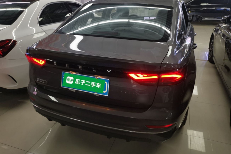 吉利汽车 帝豪 2026款 第4代 400万纪念款 1.5L 手动超越型车身外观6