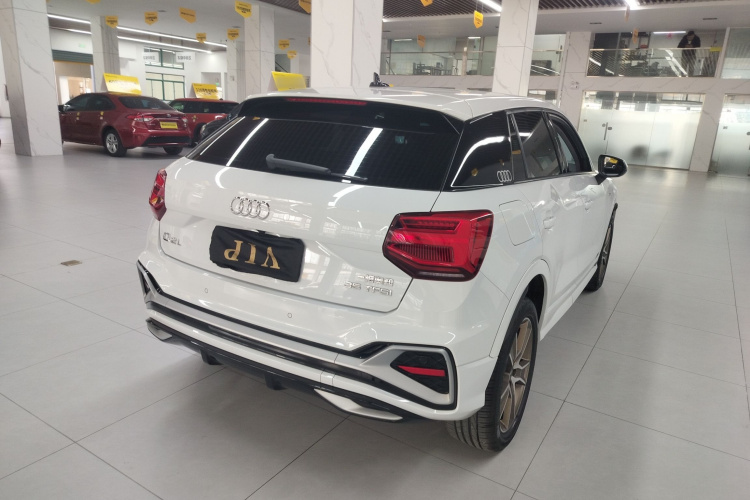 奥迪Q2L 2024款 35TFSI 时尚动感型车身外观9