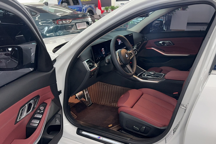 宝马3系 2024款 325Li xDrive M运动套装中控内饰7002