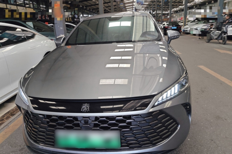 比亚迪 秦PLUS 2025款 DM-i 智驾版 55KM领先型车身外观2