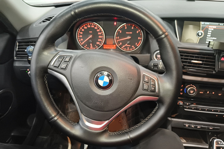 宝马X1 2014款 sDrive18i 领先型中控内饰13