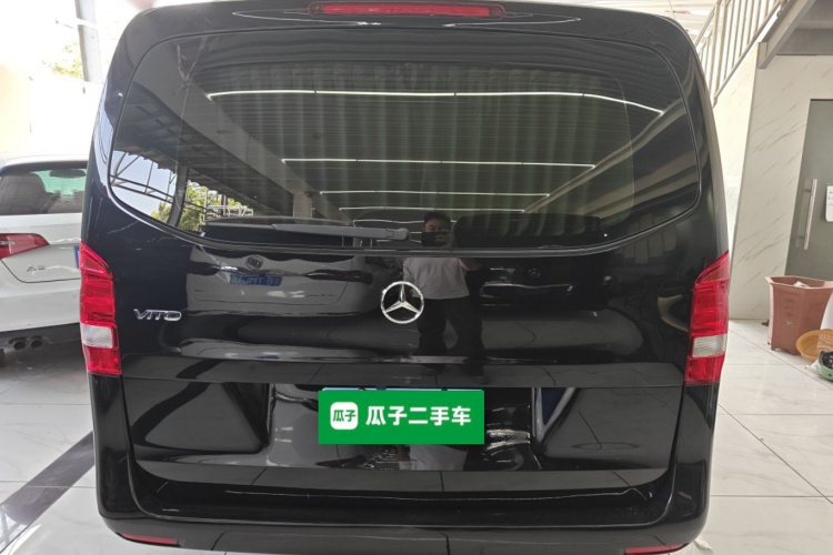 奔驰 威霆 2018款 2.0T 精英版 7座 国VI车身外观6