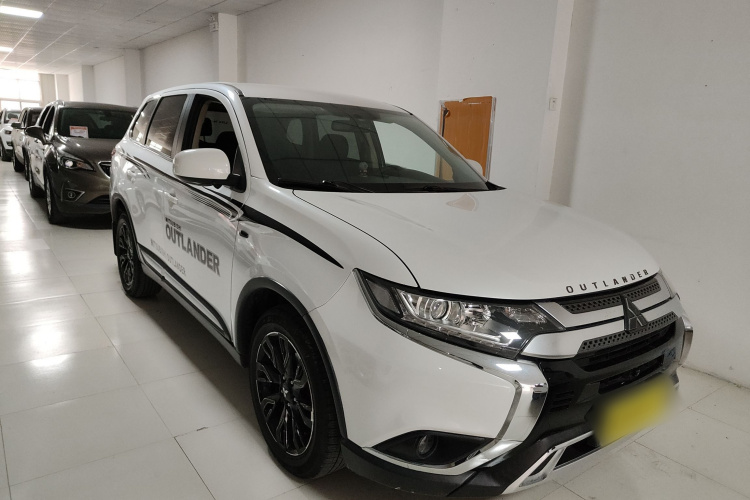 三菱 欧蓝德 2020款 2.0L 两驱畅行版 5座车身外观6002