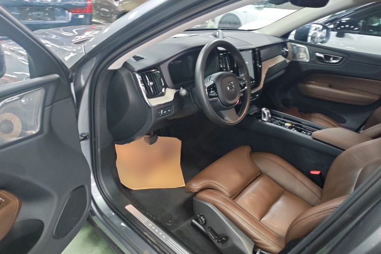 沃尔沃XC60新能源 2019款 T8 E驱混动 智尊豪华版 国V中控内饰20