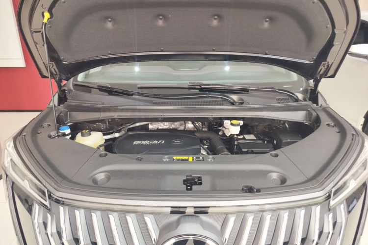 广汽传祺 传祺M8 2024款 大师系列 400T 至尊版机舱底盘24