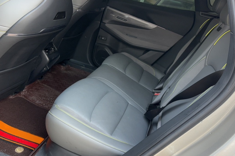 领克08 EM-P 2025款 120km 长续航Pro中控内饰7004