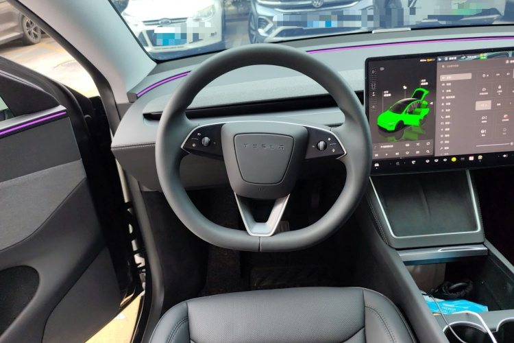 特斯拉 Model Y 2025款 后轮驱动版中控内饰13
