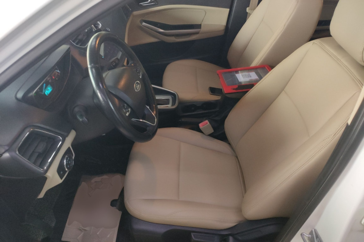 福特 福睿斯 2017款 改款 1.5L 自动舒适型中控内饰19