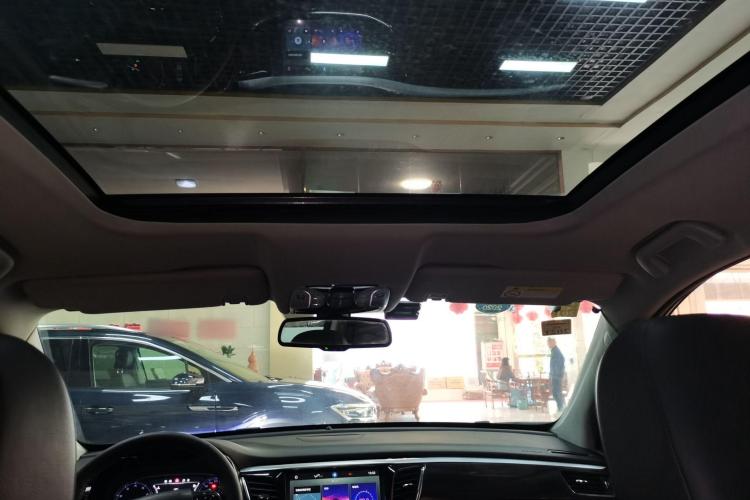 广汽传祺 传祺GS8 2017款 320T 两驱豪华智联版（七座）局部细节22