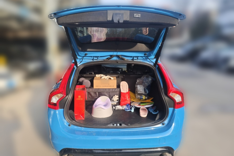 沃尔沃V60 2017款 2.0T Polestar中控内饰23