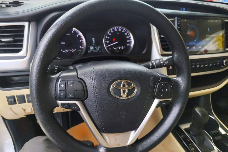 丰田 汉兰达 2018款 2.0T 两驱精英版 5座 国VI局部细节13