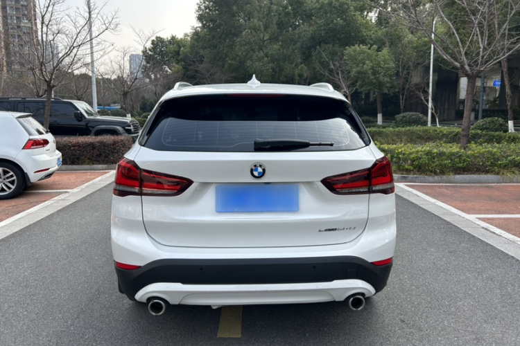 宝马X1 2021款 sDrive20Li 时尚型车身外观6004
