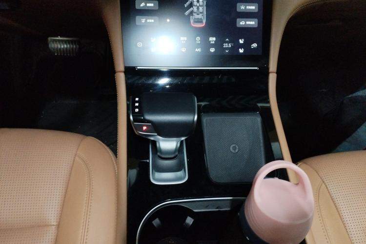 理想汽车 理想ONE 2021款 增程6座版中控内饰18