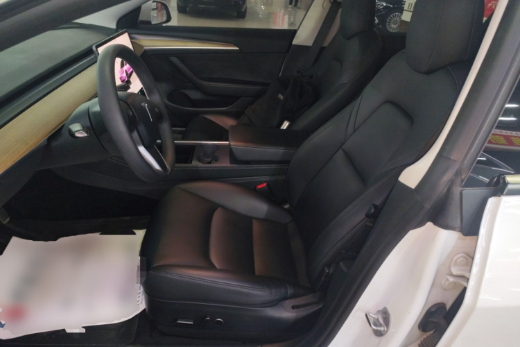 特斯拉 Model 3 2022款 后轮驱动版中控内饰19