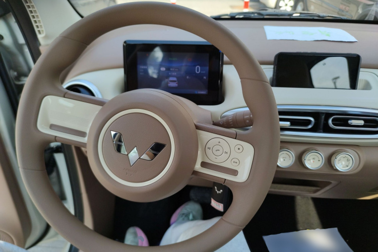 五菱汽车 宏光MINIEV 2025款 四门版 进阶款中控内饰7002