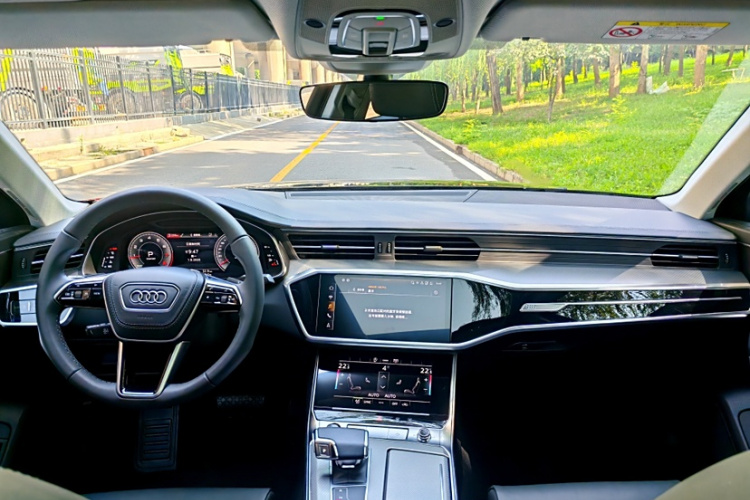 奥迪A6L 2023款 40 TFSI 豪华致雅型中控内饰7001