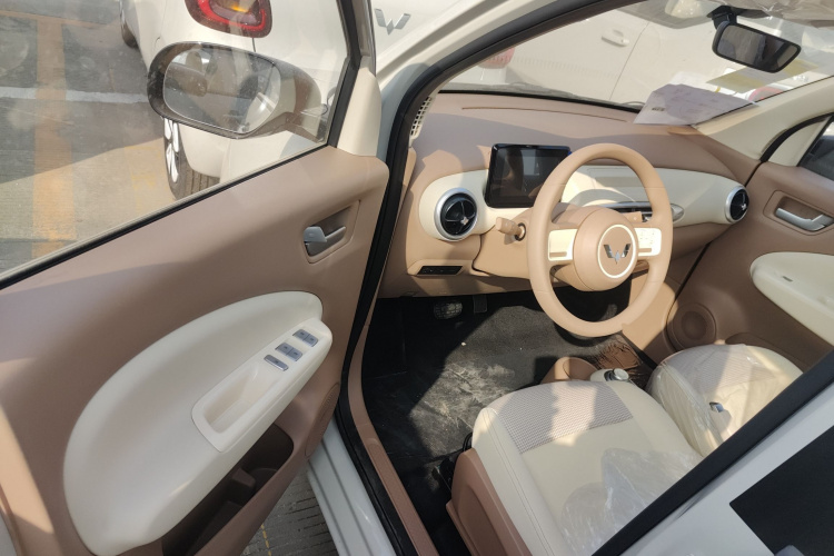 五菱汽车 宏光MINIEV 2025款 四门版 进阶款中控内饰7003