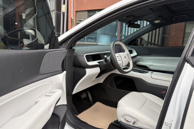 小鹏G6 2023款 580 长续航 Pro中控内饰7003